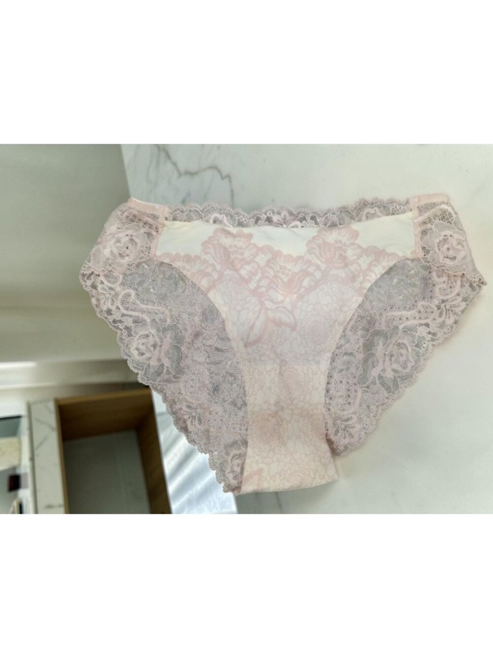 Bradelis Gold Label Lace Pink Panty Floral Lace Pink  Size S NEW WITHOUT TAGS!